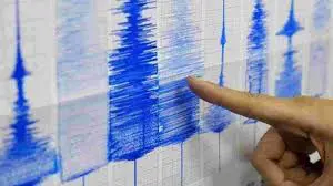 4.2-EARTHQUAKE-IN-NEWDELHI-TREMORS-FELT-FOR-SECONDS