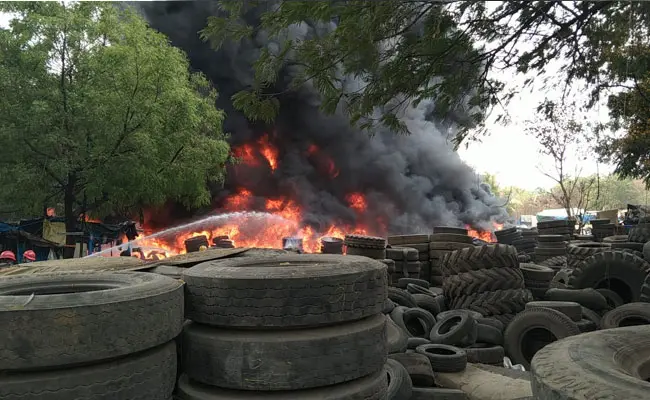 FIRE-ACCIDENT-IN-AFZALGUNJ-TYRE-GODOWN